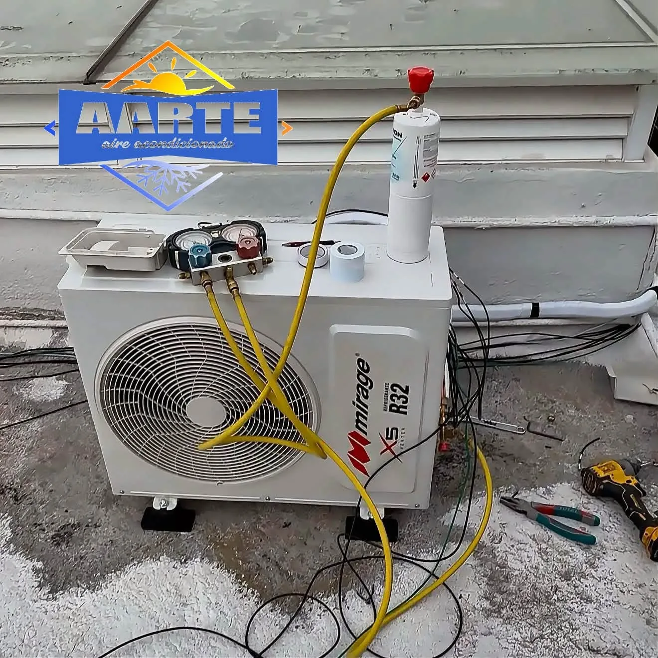 Servicio técnico a condensadora con refrigerante R32